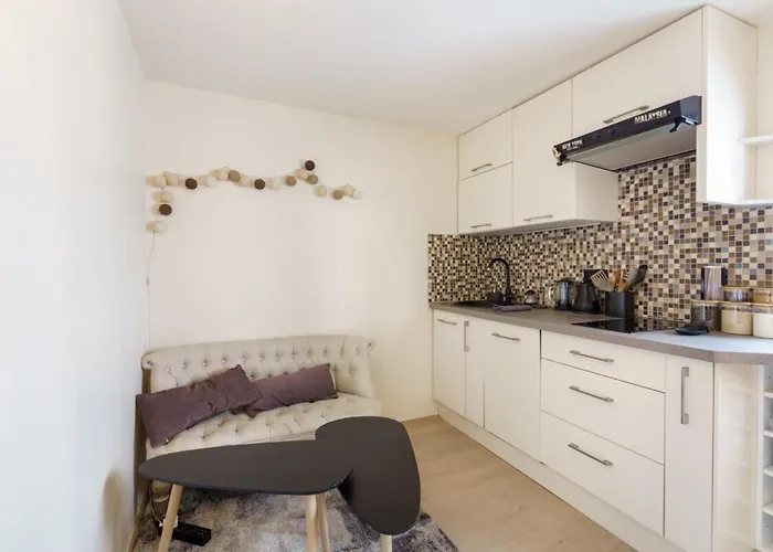 Central & Stylish 1Bd Duplex W Gardenmontmartre!
