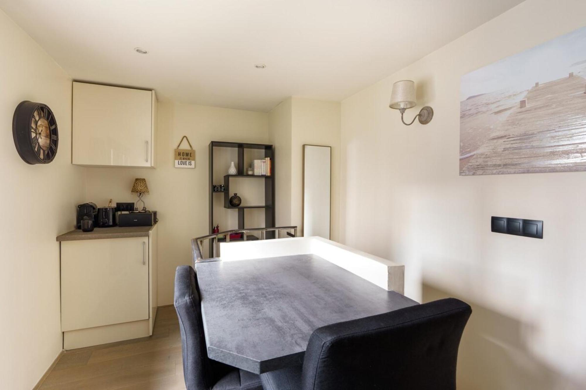 Appartement & Stylish 1bd Duplex W Gardenmontmartre! Parijs